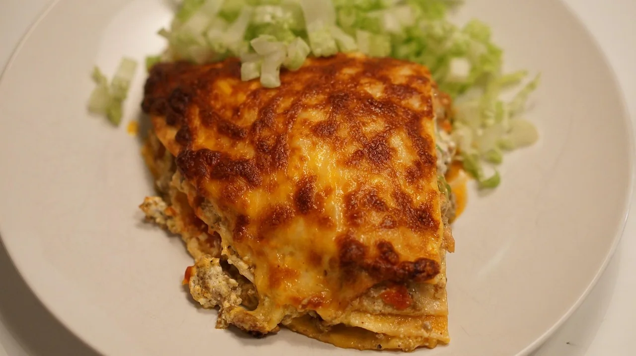 Макаронья ту фурну — кипрская запечённая паста с соусом бешамель