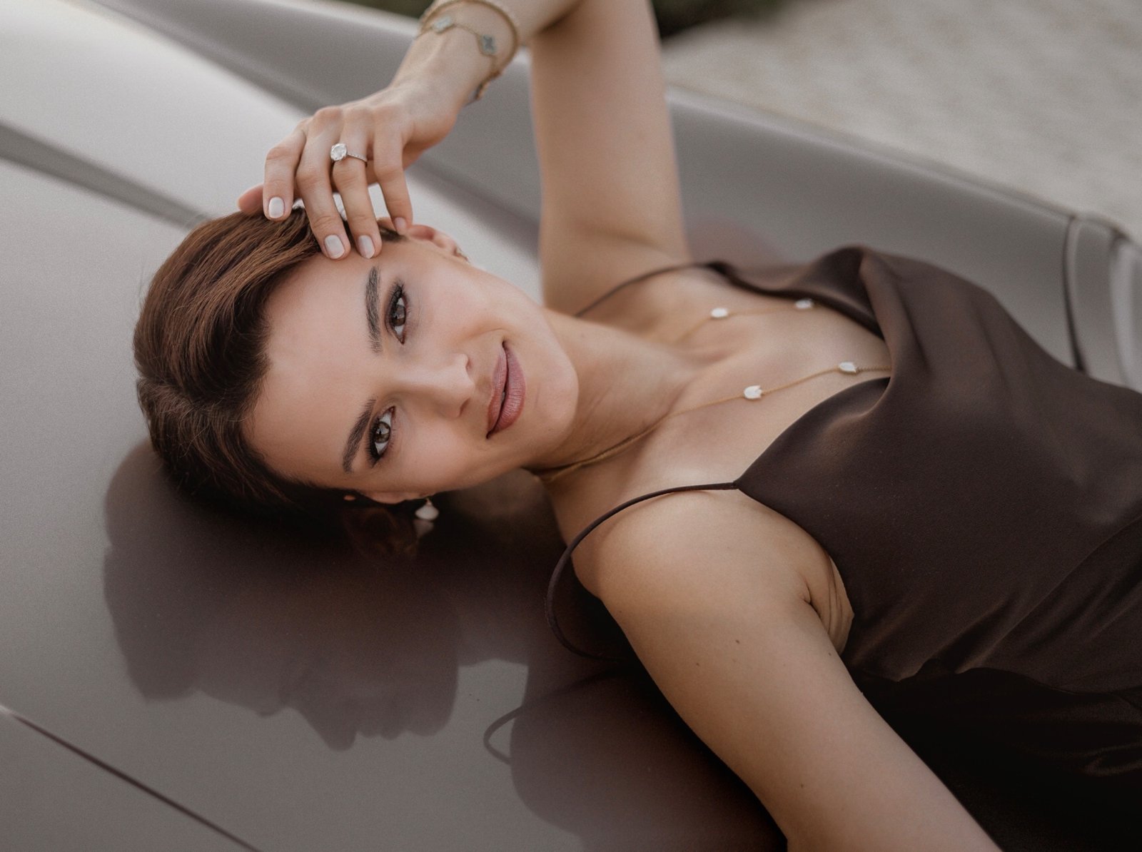 Portrait of Simona, founder of the beauty brand KAMÈ